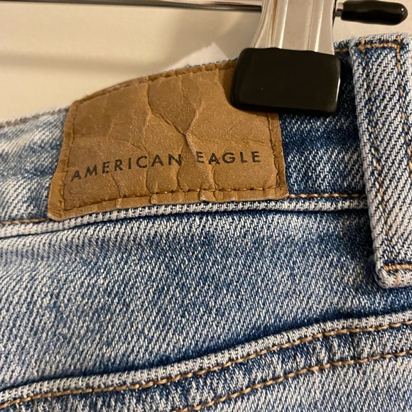 American Eagle ripped mom jeans - Picture 7 of 9